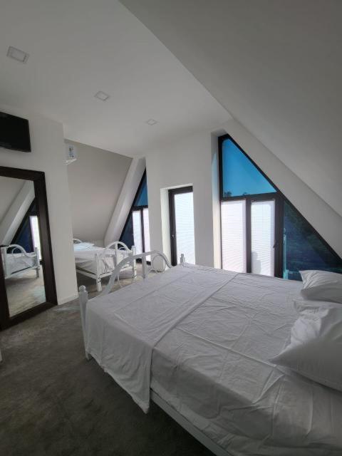 Viva Hotel Gabala With Sauna, Pool, Waterfall And Fireplace Ngoại thất bức ảnh